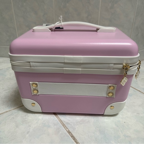 Roller Rabbit x Target Trunk Vanity Case Soft Pink - Picture 6 of 7
